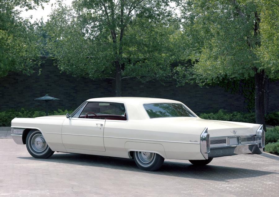 Cadillac Coupe DeVille (68357-J) 1965 года  (фото 2 из 3)